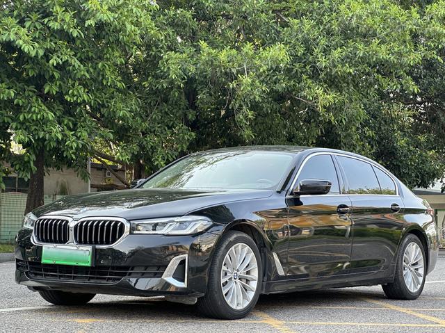 BMW 5 Series PHEV 2021 535Le Luxury Package
