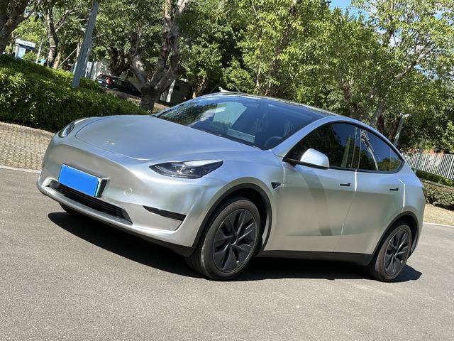 Model Y 2024 rear-wheel drive version