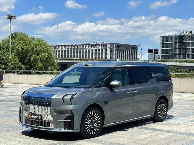 ZEEKR 009 2024 seven-seater aisle version four-wheel drive 108kWh