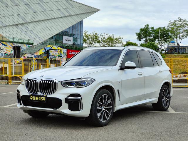 BMW X5 2022 xDrive 30Li Premium M Sport Package