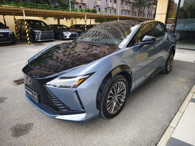 Lexus RZ 2023 450e DIRECT4 Vertical Leader Edition