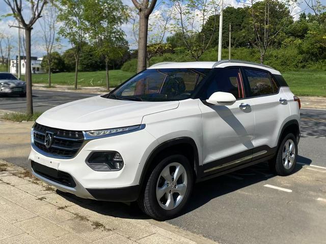 Baojun 510 2017 1.5L manual fashion type