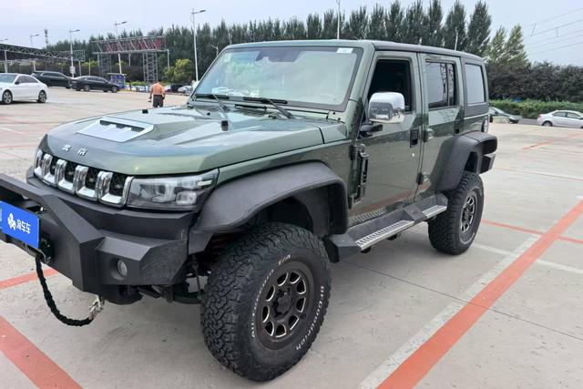 Beijing off-road BJ40 2020 2.3T automatic four-wheel drive rainforest crossing version