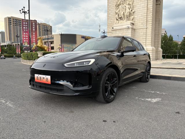 Wenjie M5 2024 extended range Max RS four-wheel drive high-end smart driving version