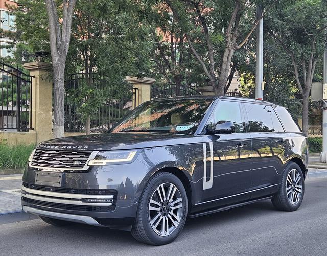 Range Rover 2023 3.0 L6 400PS Genesis Extended Edition