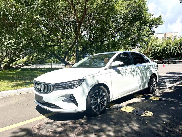Emgrand 2025 4th generation 1.5L CVT flagship Model