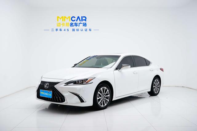 Lexus ES 2022 300h Excellence