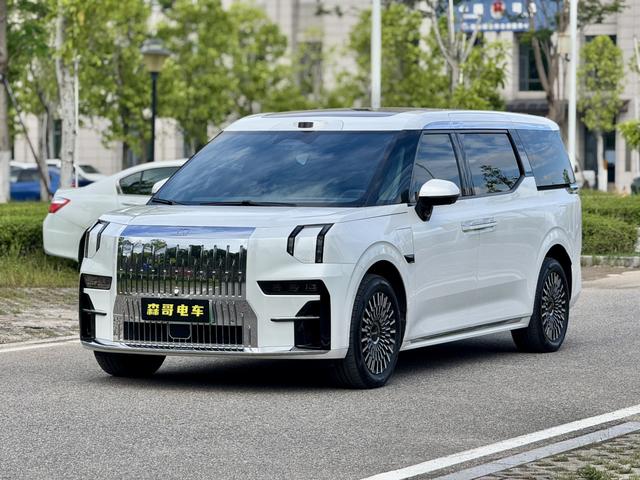 ZEEKR 009 2024 seven-seater aisle version four-wheel drive 108kWh