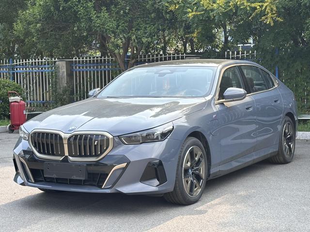 BMW i5 2024 eDrive35L Premium M Sport Package