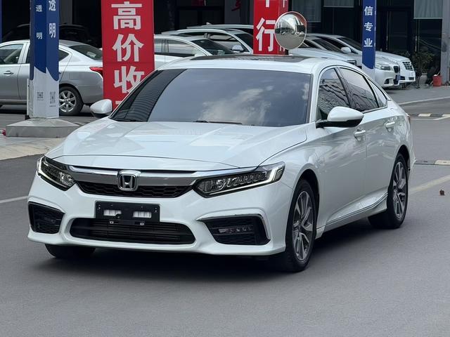 Insignia 2019 260TURBO Exquisite Edition National VI