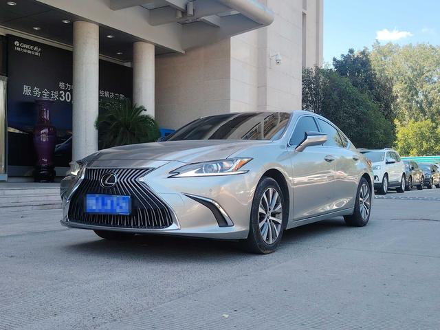 Lexus ES 2020 200 Excellence National VI