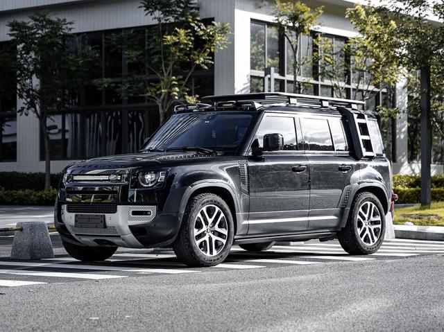 Defender 2022 110 P400 Dark Special Edition