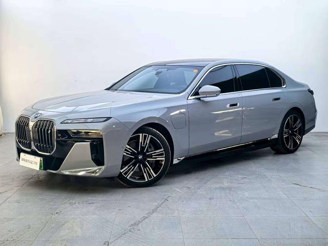BMW i7 2023 eDrive50L Exclusive M sports Suit