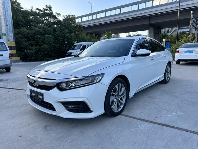 Insignia 2019 260TURBO Exquisite Edition National VI