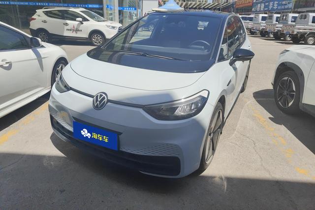 Volkswagen ID.3 2023 Upgraded Pure Smart Edition