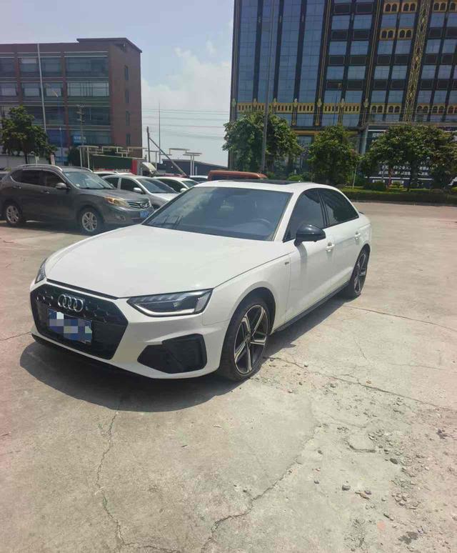 Audi A4L 2024 40 TFSI Luxury Dynamic