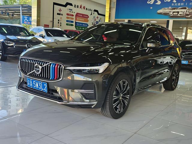 Volvo XC60 2022 B5 four-wheel drive Zhiyuan Deluxe Edition