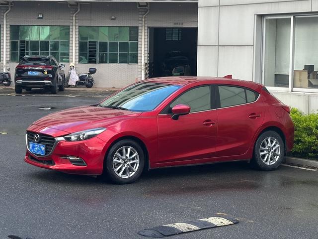 Mazda3 Enclave 2017 2-Class 1.5L Auto Comfort State V