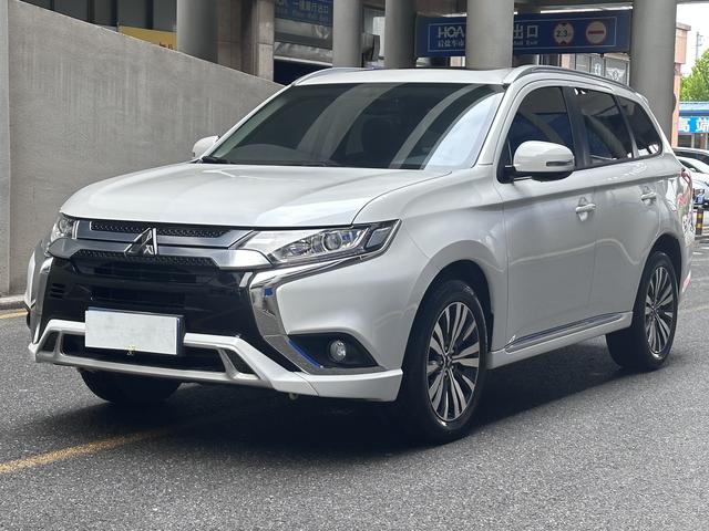 Outlander 2021 Modified 2.0L 2WD Premium 5-Seater