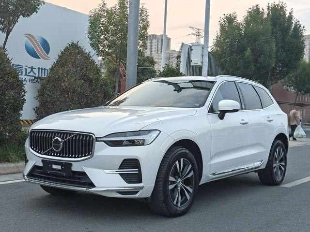 Volvo XC60 2024 B5 four-wheel drive Zhiyuan Deluxe Edition