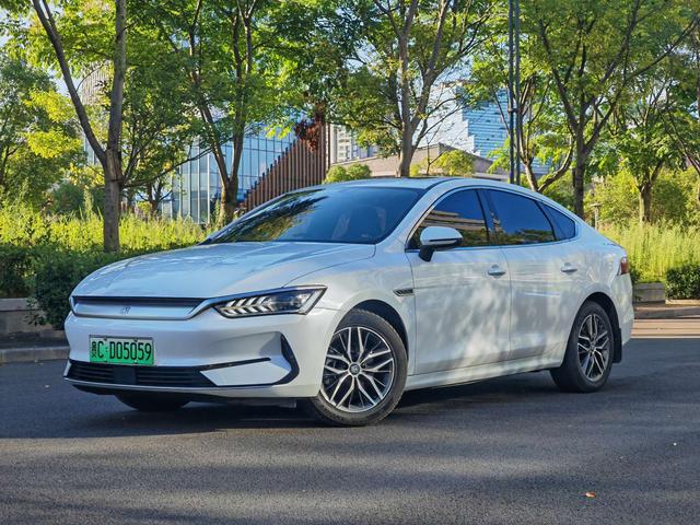 Qin PLUS EV 2021 400KM Luxury Model