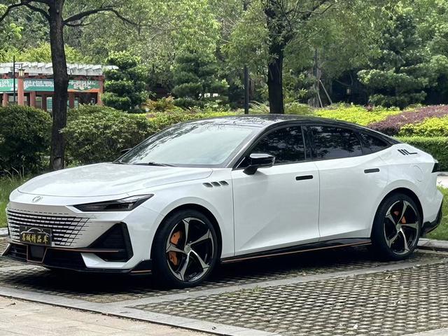 Changan UNI-V 2022 1.5T Sport Edition