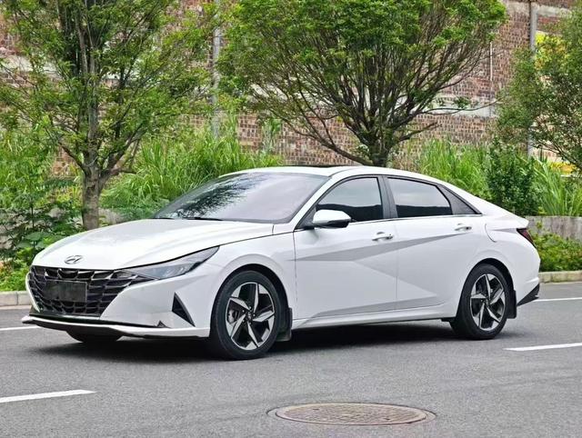 Elantra 2021 1.5L CVT TOP Signature Edition