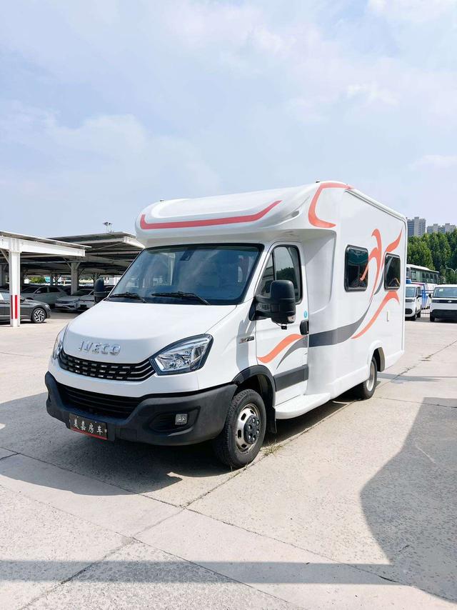 Iveco Ousheng 2024 3.0T automatic rear drive 6-seater original customized version