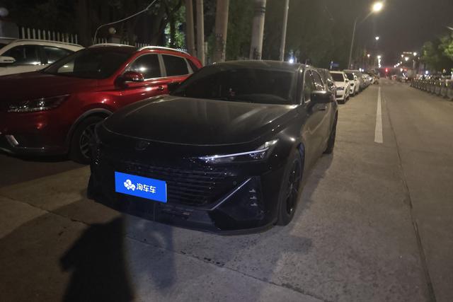 Changan UNI-V Model 2023 1.5T Premium