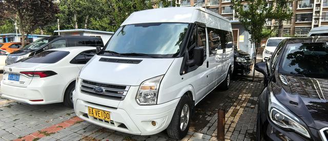 The new generation of Quanshun 2016 2.2T long axis 15-seat mid-top standard type