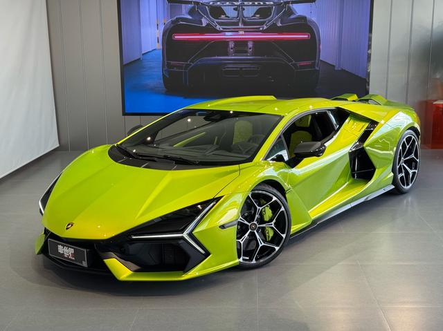 Revuelto 2023 Standard
