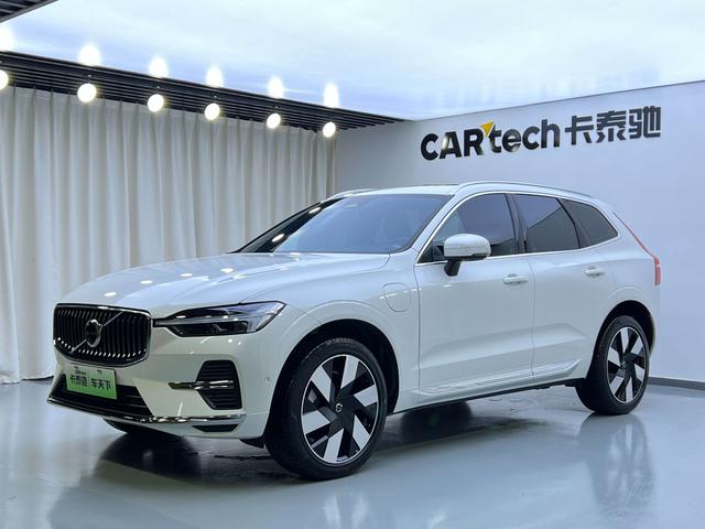 Volvo XC60 PHEV 2025 T8 four-wheel drive long battery life Zhiyuan Deluxe Edition