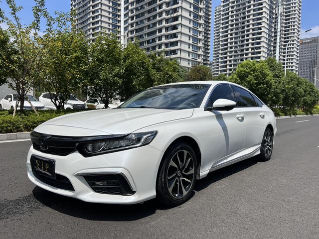 Insignia 2019 260TURBO Elegant Edition National VI