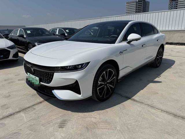 Lantu Chasing Light PHEV 2024 Ultra-long battery life Four-wheel drive Ultimate Edition