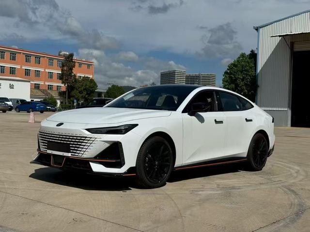Changan UNI-V 2025 1.5T 500Bar high-energy sports version