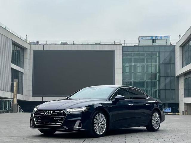 Audi A7L 2024 45 TFSI S-line Dreamcast Fluid Crystal Package