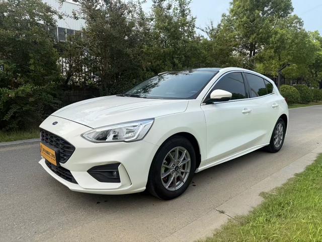 Fox 2020 hatchback EcoBoost 180 automatic front tide type