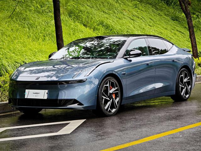 Lynk & Co Z10 2024 95kWh 702km four-wheel drive smart driving Ultra