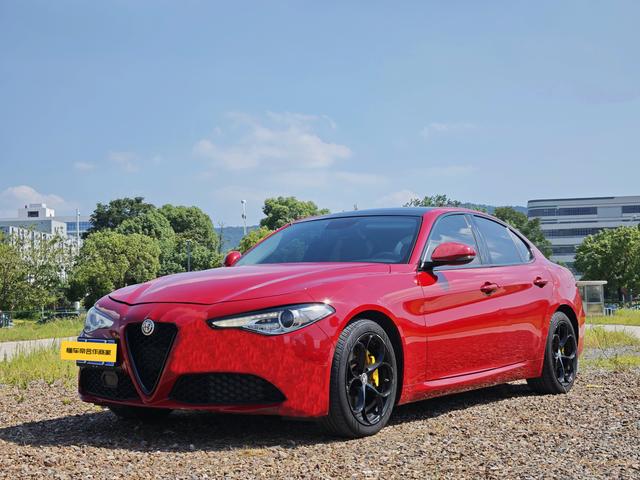 Giulia Giulia 2019 2.0T 280HP Black Package Black Label Limited Edition