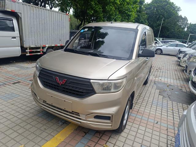 Wuling Hongguang V 2021 1.5L manual version of the window sealing car