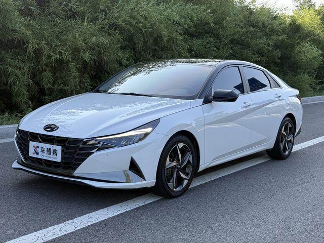 Elantra 2022 1.5L CVT LUX Premium