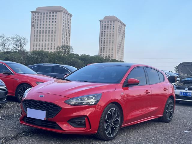 Focus 2021 2-Class EcoBoost 180 Auto ST Line