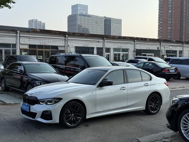 BMW 3 Series 2022 facelift 330i M sports Yao Ye Suit