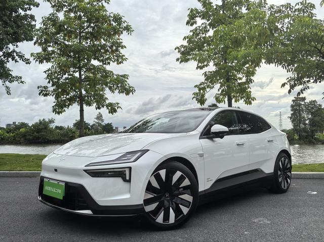 Polestar 4 2024 dual-motor long battery life PLUS dual-star connected version
