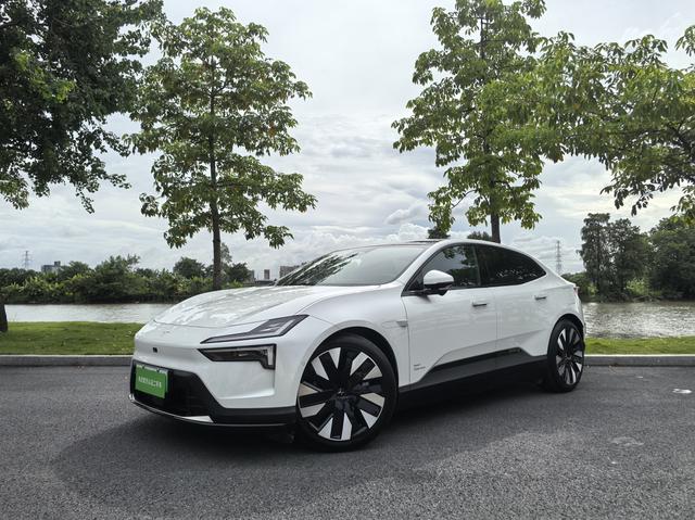 Polestar 4 2024 dual-motor long battery life PLUS dual-star connected version