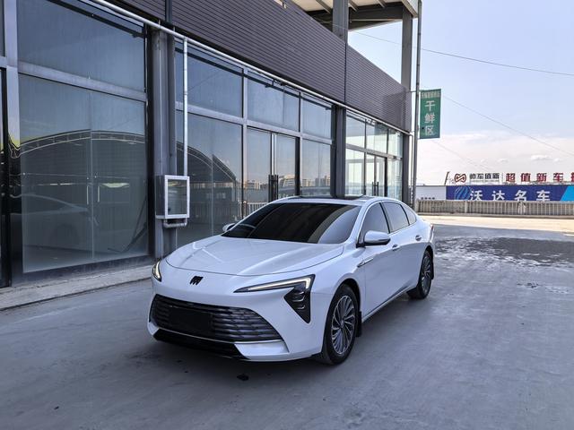 Grand Touring 2023 28T Automatic Premium