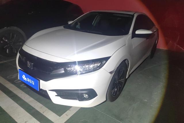 Civic 2016 220TURBO CVT Premium Edition