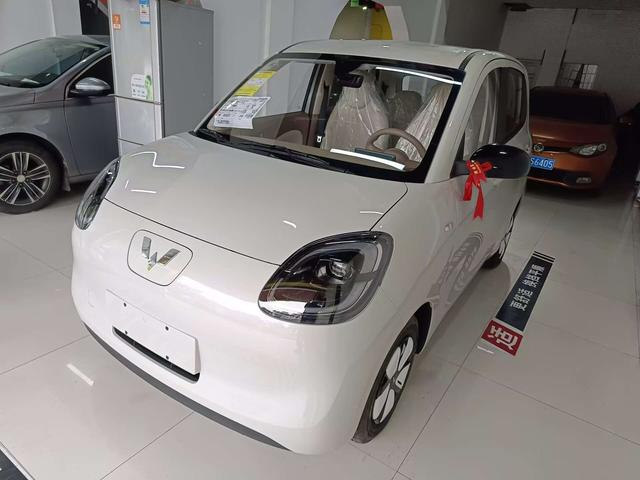 Wuling Hongguang MINIEV 2025 model 205km lithium iron phosphate four-door version advanced model