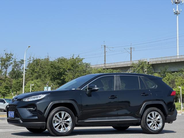 Veranda 2020 2.0L 2WD Deluxe