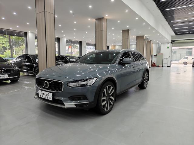Volvo V90 2021 Cross Country B5 AWD Intelligent Edition